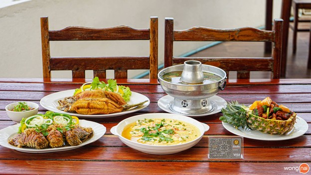 เมนูของร้าน เรือริมธาร