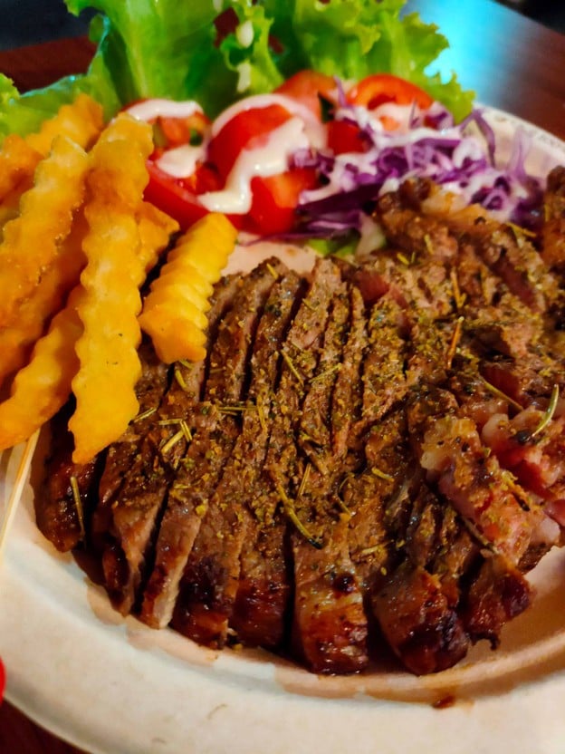 เมนูของร้าน บ้านน้าหรอย × What Da Ale