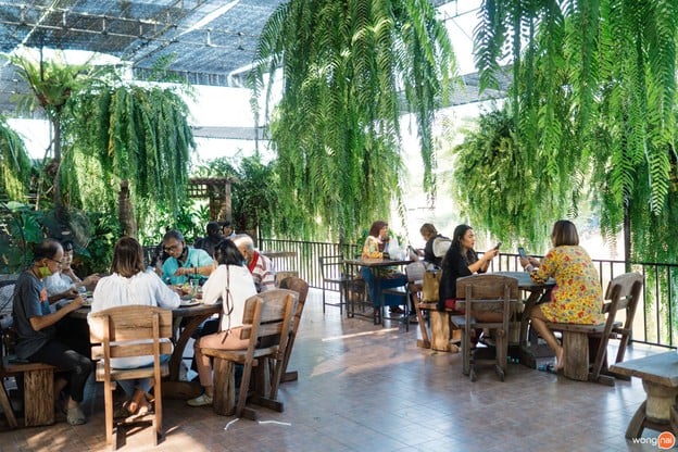 บรรยากาศ กาแฟสวนป้าอินทร์