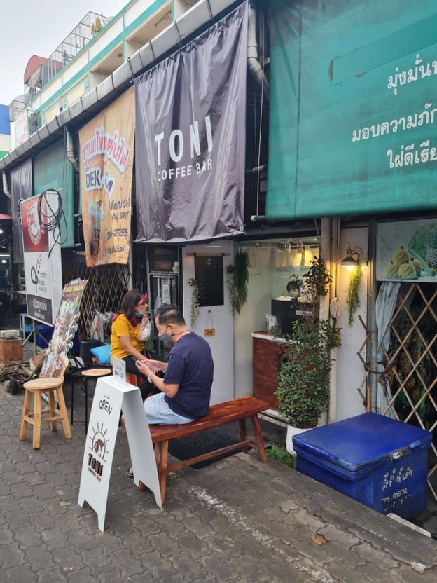 หน้าร้าน Toni Coffee Bar