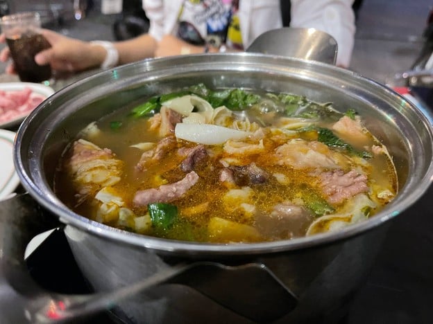 ติ๊กแจ่วฮ้อน