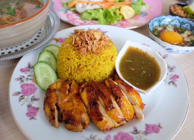 อาหารตามสั่งอิสลาม ข้าวหมกไก่ย่างบังฟารุก ฮาลาล ร้านอาหารอิสลาม 曼谷“邦发禄烤鸡”清真餐厅 热烈欢迎所有穆斯林游客 นวมินทร์ 86