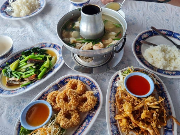 ปรีชา ซีฟู้ด นาจอมเทียน