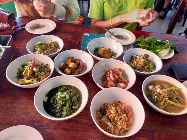 เมนูของร้าน เชียงใหม่เน้อ โชคชัย 4 ศรีนครินทร์ 11 ( สำนักงานใหญ่ )