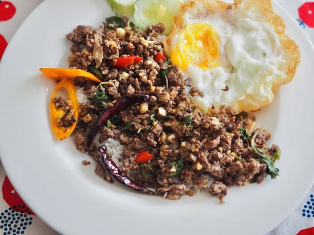 กะเพราตาแป๊ะ อโศก