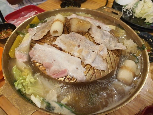 Sairee Hotpot And Bbq ทรายรี ฮ็อทพ๊อต สาขา เกาะเต่า