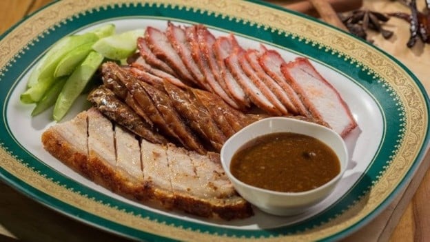 ร้านข้าวหมูแดง เจ๊ไหม พระราม 3