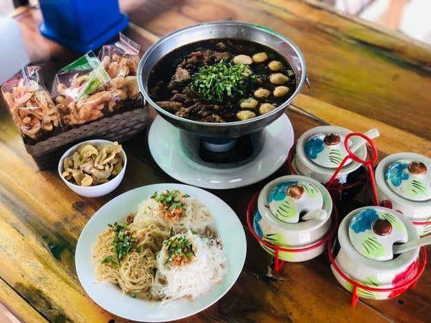 ก๋วยเตี๋ยวเรือ เจ้าสัว อ่อนนุช อ่อนนุช