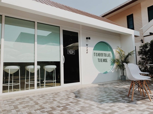 Wise Cafe