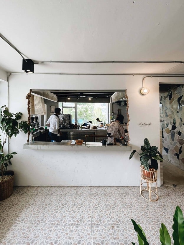 Lilou & Laliart  - ลิลู ละเลียด อารีย์ (Ari)