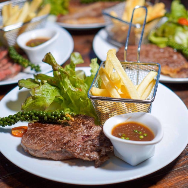 เมนูของร้าน ไอริส คิทเช่น แดกนัว คาเฟ่