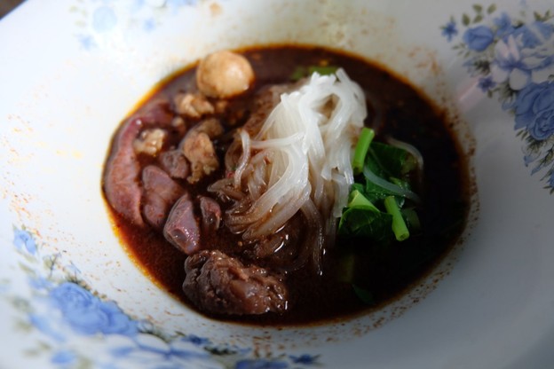 ก๋วยเตี๋ยวเรืออยุธยา ลุงหนวด เจ้าเก่า ลาดพร้าววังหิน