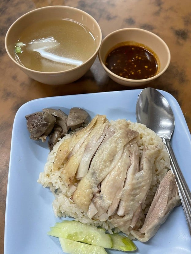 ข้าวมันไก่ 888 สามแปด พัฒนาการ