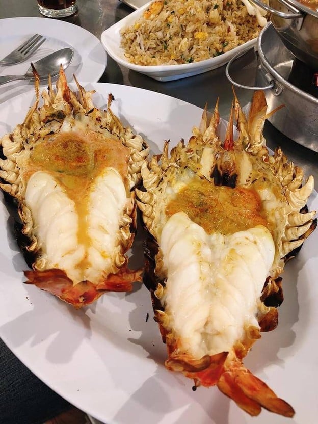 เมนูของร้าน เรือโป๊ะ Seafood By แสนสมบูรณ์