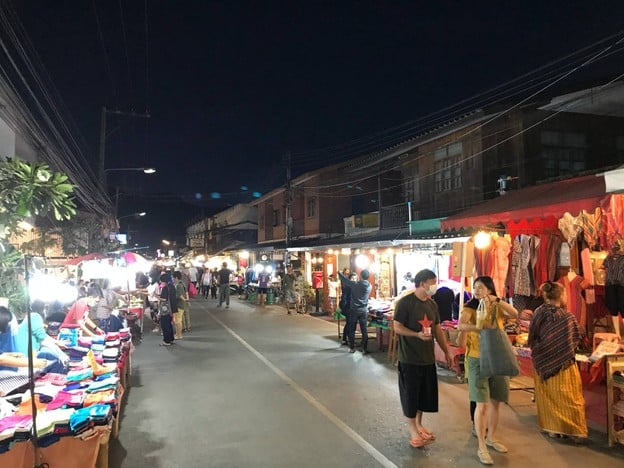 บรรยากาศ ถนนคนเดินปาย