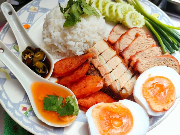 ร้านข้าวหมูแดงประตูน้ำ