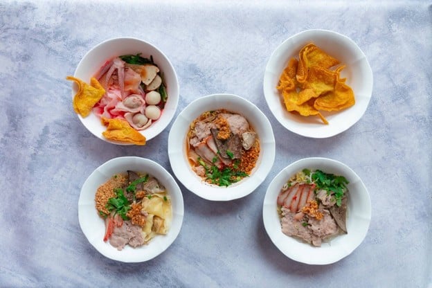 เมนูของร้าน เล้ง ก๋วยเตี๋ยวหมูเด้ง