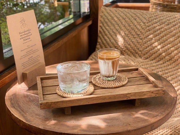 เมนูของร้าน มีวนา คอฟฟี่ แฟล็กชิพสโตร์ ศรีนครินทร์