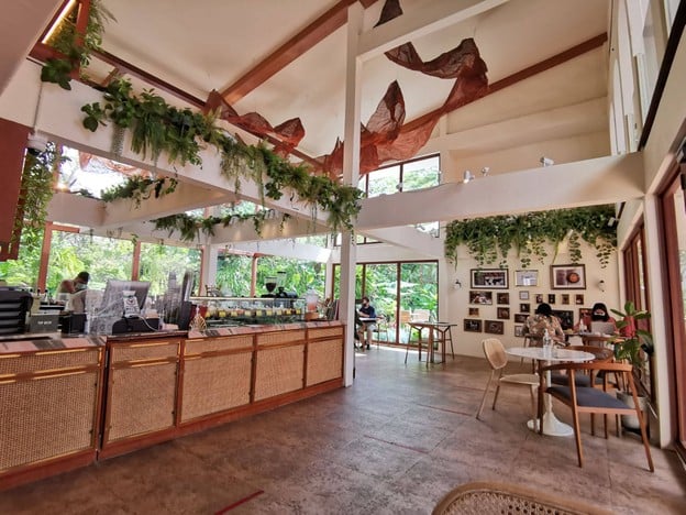 บรรยากาศ ขมิ้น Camin Cuisine & Cafe เกษตร-นวมินทร์