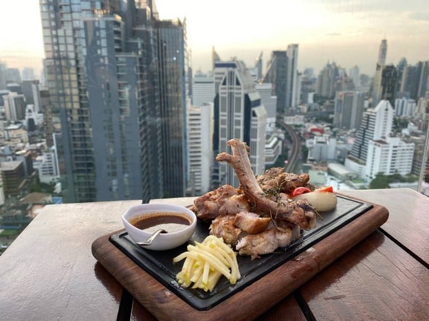 Spectrum Lounge & Bar Hyatt Regency Sukumvit Hotel