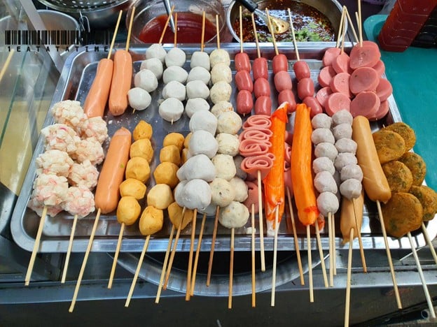 เมนูของร้าน ลูกชิ้นทอดตลาดบน เจ้าเก่า