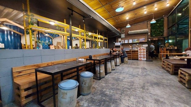 ZlowPoke スローポーク✨ ไก่ต้มน้ำปลา ชา กาแฟคั่วเอง✨ ZlowPoke スローポーク