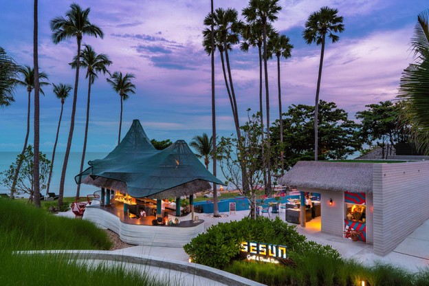 บรรยากาศ SESUN Grill & Beach Bar