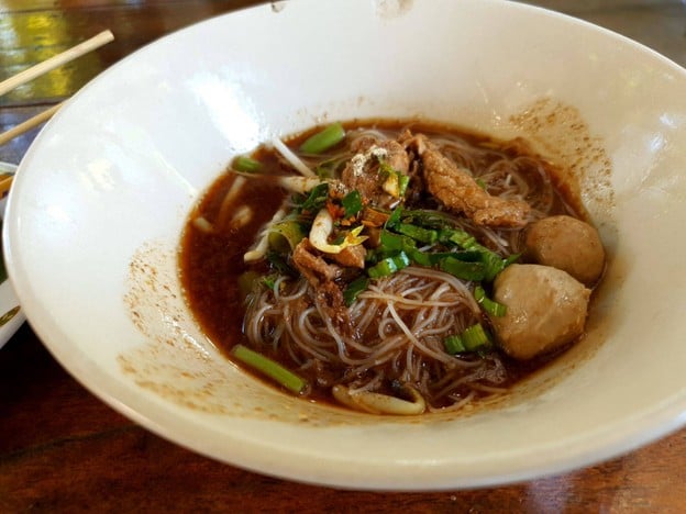 เมนูของร้าน ก๋วยเตี๋ยวเรือในคลอง อยุธยา