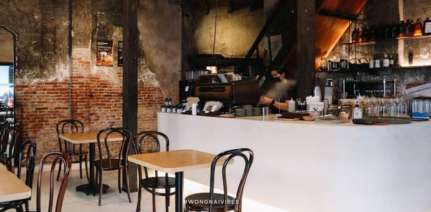 Sarnies カフェ เจริญกรุง 44
