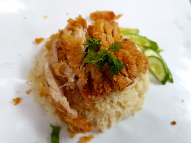 เมนูของร้าน ข้าวมันไก่ตอนหน้าอำเภอ