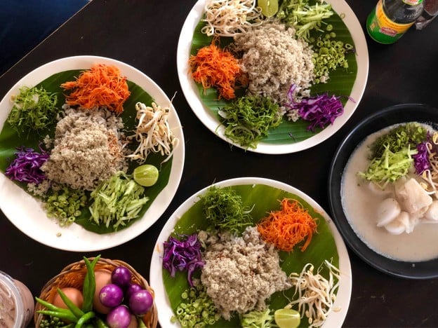 เมนูของร้าน กะมาข้าวยำราชา