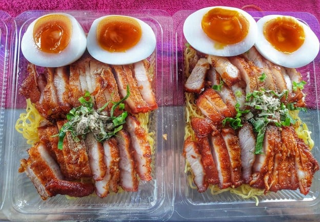 เมนูของร้าน ก๋วยเตี๋ยวไก่ม๊ะล่ะบุฟเฟ่ สุขุมวิท62