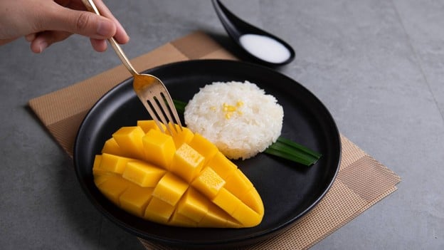 ข้าวเหนียวมะม่วงแม่วารี (Maevaree) ทองหล่อ