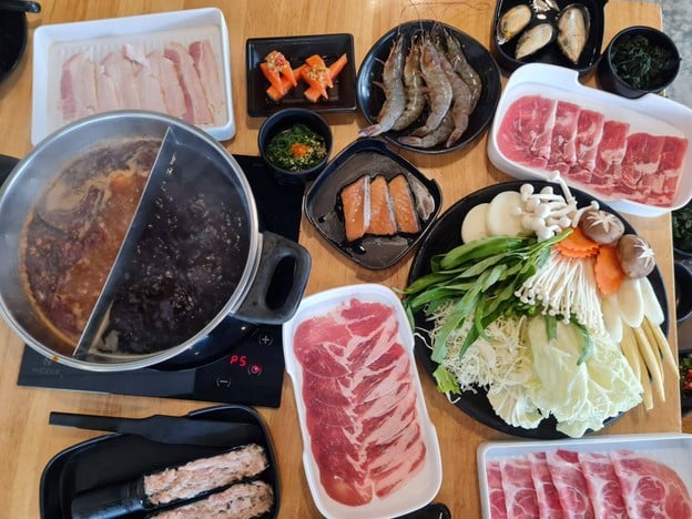 Penguin Eat Shabu สาขาสะพานควาย