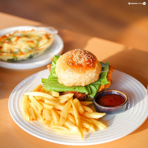 เมนูของร้าน Mongmoon Rooftop Bar & Bistro มองมูน รูฟท็อป บาร์ แอนด์ บิสโทร