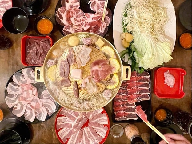 ชวนกินหมูกระทะ บรรทัดทอง