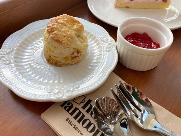 homlamoon cafe