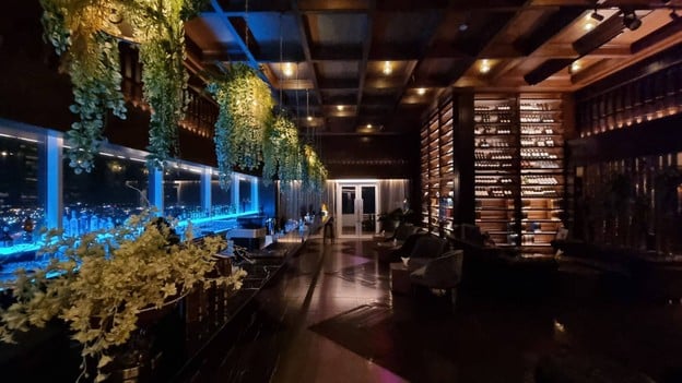 บรรยากาศ Estrela Rooftop Bar & Restaurant Novotel Phuket City Phokeethra