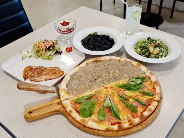 เชฟถนอม ประชาชื่น