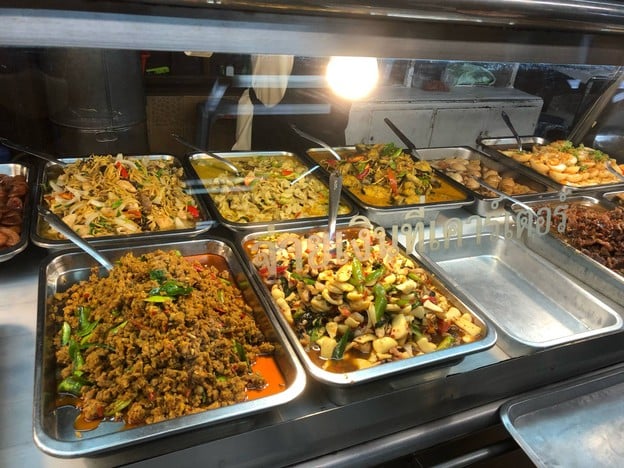 ข้าวแกงแม่ล้วน