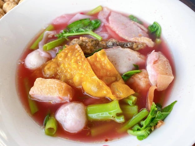 กฤษณาหัวหิน51 ก๋วยเตี๋ยวลูกชิ้นปลา เส้นปลา เกี้ยวปลา ต้มยำ เย็นตาโฟรสเลิศ สาขาหัวหิน 51