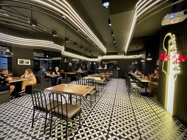 Rock Me Burgers & Bar เชียงใหม่