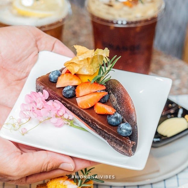 Grande (แกรนเด)