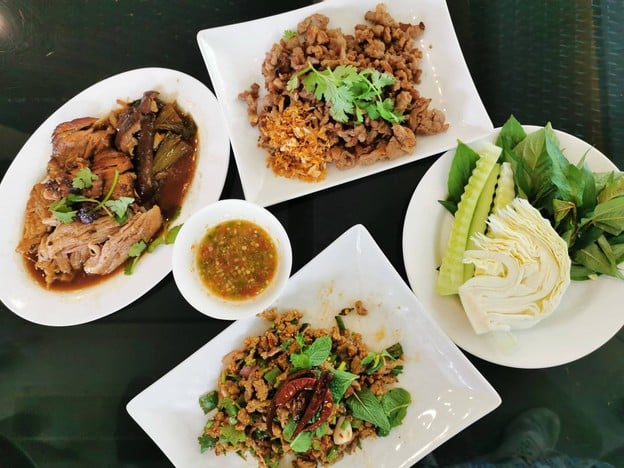 เมนูของร้าน ลาบเป็ดชัยนาท