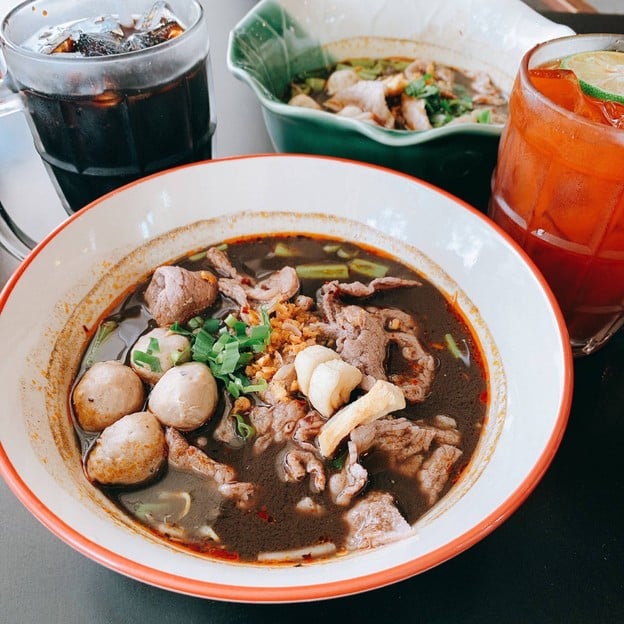 เสือร้องไห้ Ayutthaya