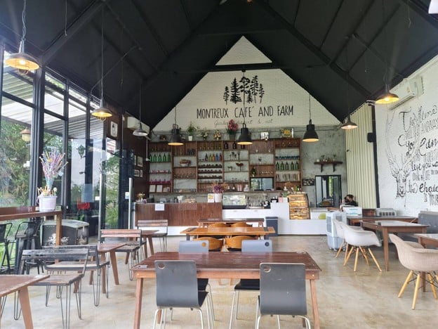 บรรยากาศ Montreux Cafe & Farm