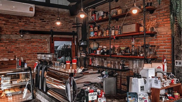 FEEL LIKE A HOME ( • Home made bekery & Specialty Coffee • )