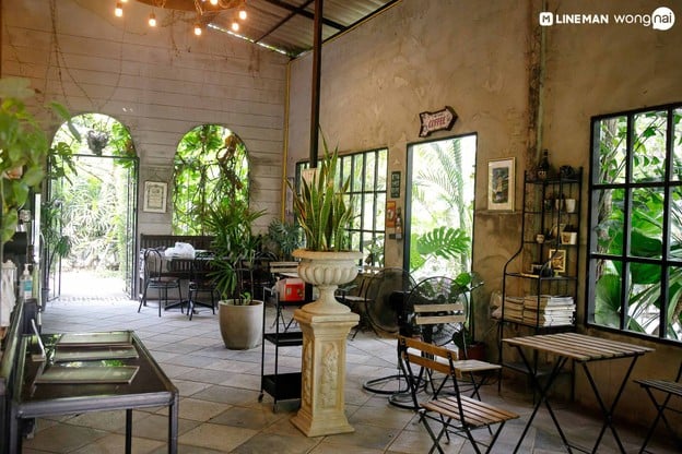 บรรยากาศ A Life Cafe ( อะ ไลฟ์ )