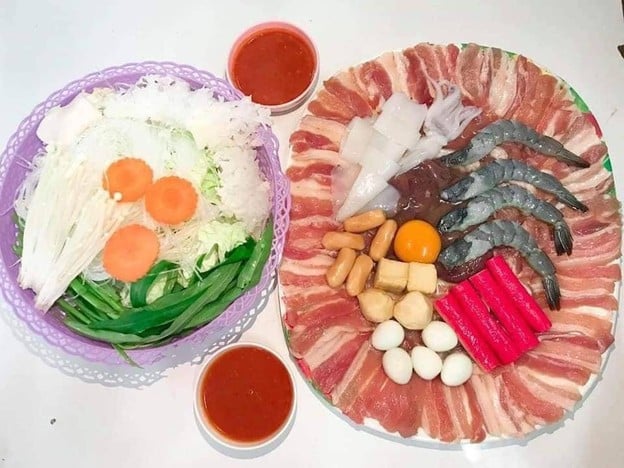 เจ๊สาว หมูกระทะ