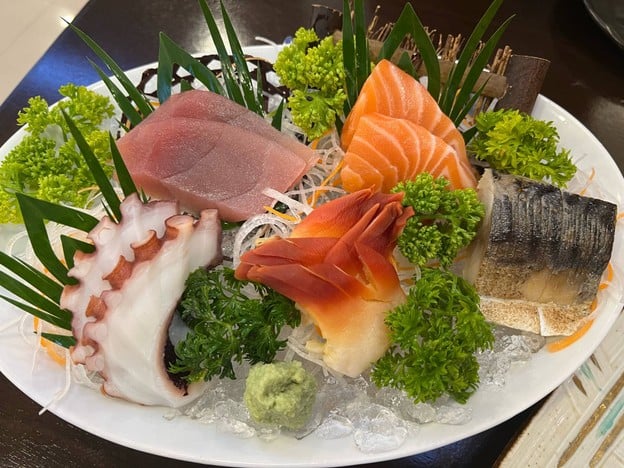 Ayaka Sushi & Izakaya